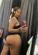 NishaaNicolee